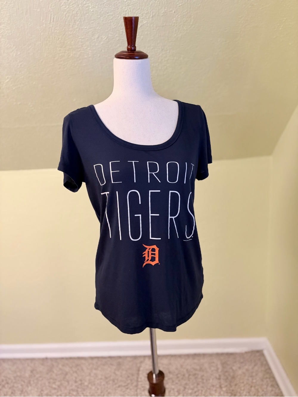 Detroit Tigers Women's Scoop Neck Tee - Navy